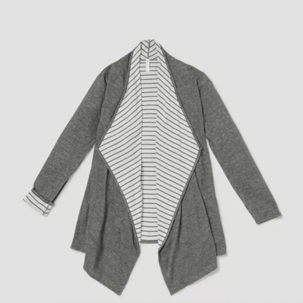 Matilda Jane Kendra Drape Front Reversible Cardigan - Picture 3 of 6